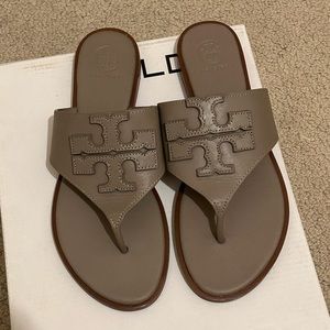 NWOT Tory Burch leather flip-flop style sandal